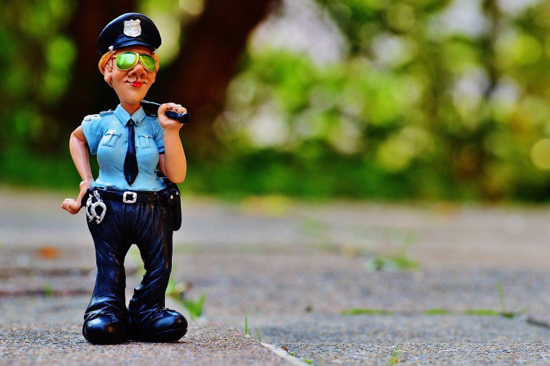 figurka policjanta