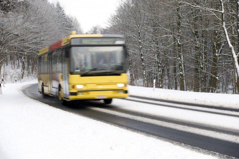 jadący autobus