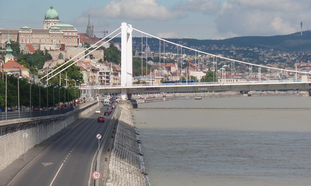 Budapeszt, most wiszący